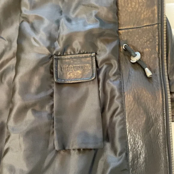 Robert Comstock Black Genuine Leather 3/4 Length Jacket. Size: 48 - Picture 12 of 12